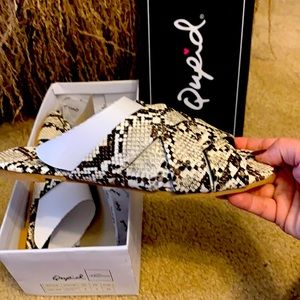 Women’s Qupid sandals